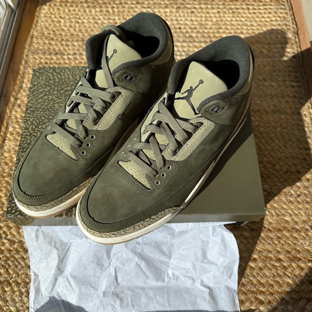 Jordan Men's Green Sneakers